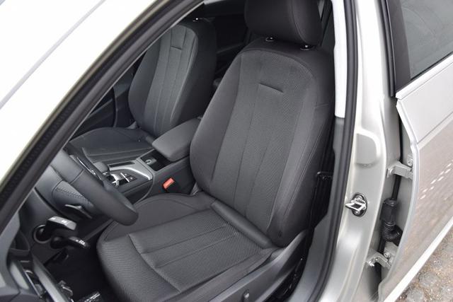 新一代宝马3系要来了 同级对手却最高降12万 该怎么选？