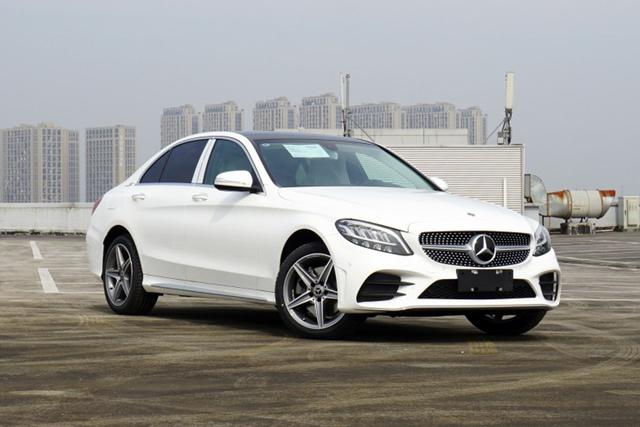 新一代宝马3系要来了 同级对手却最高降12万 该怎么选？