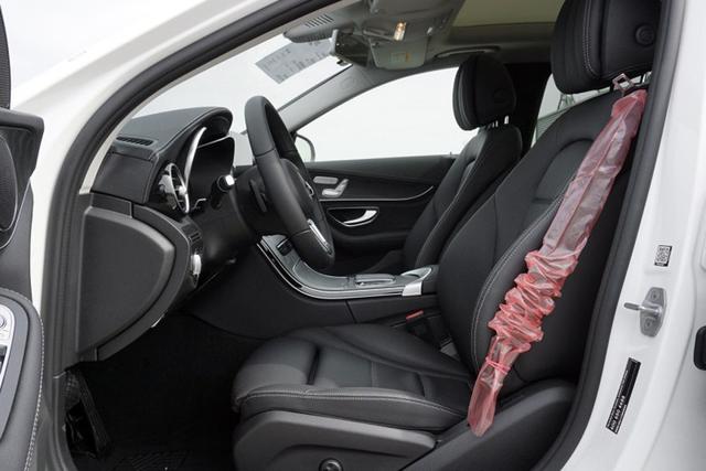 新一代宝马3系要来了 同级对手却最高降12万 该怎么选?