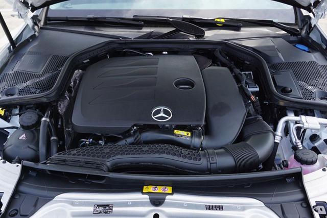 新一代宝马3系要来了 同级对手却最高降12万 该怎么选?