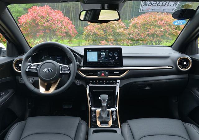 刚进职场如何选一款有排面的车?这几款紧凑级运动轿车首选