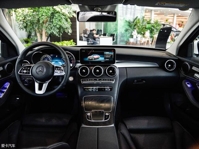 北京奔驰2019款奔驰C级