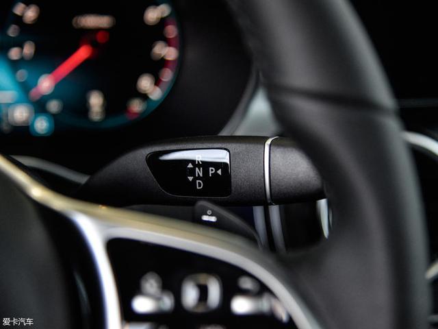 北京奔驰2019款奔驰C级