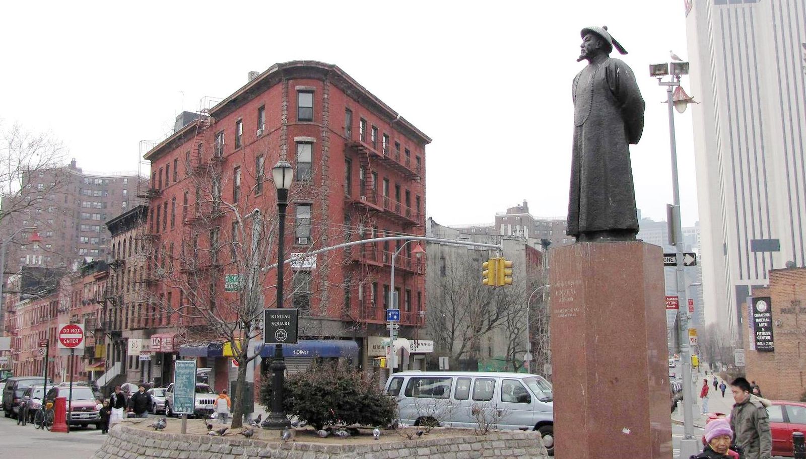 百老汇大街且林广场上的林则徐雕像