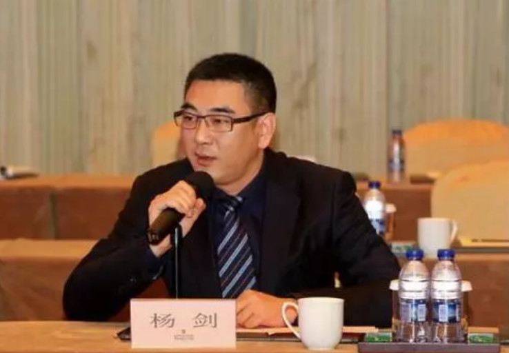 中梁董事长杨剑